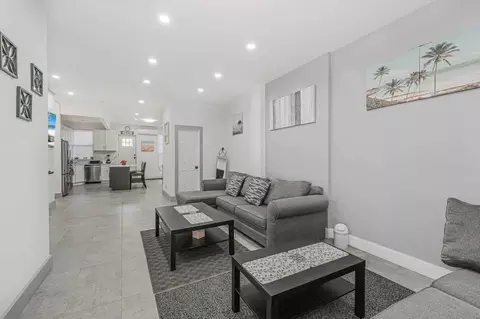 200 E 11th St, New York, NY 10003