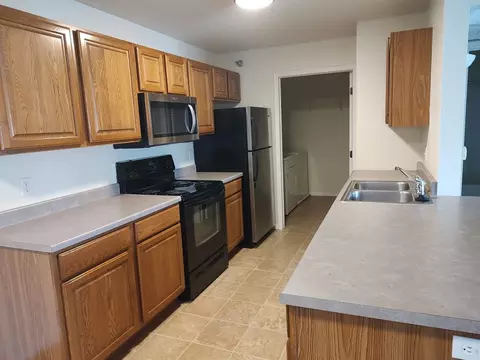 1014 E Sunrise Pl, Sioux Falls, SD 57108