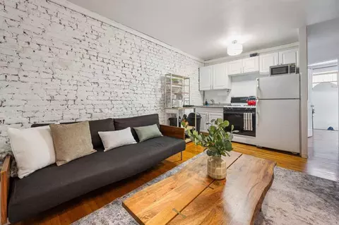 200 E 11th St, New York, NY 10003