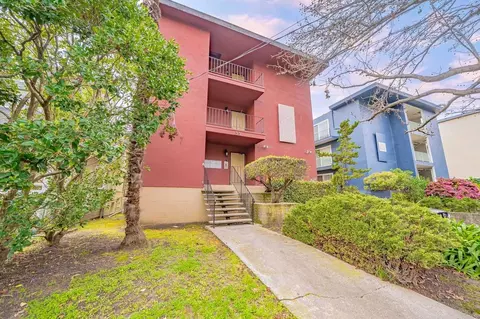 33 Moss Ave, Oakland, CA 94610