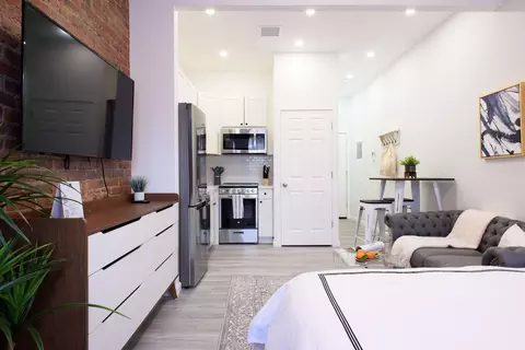200 E 11th St, New York, NY 10003