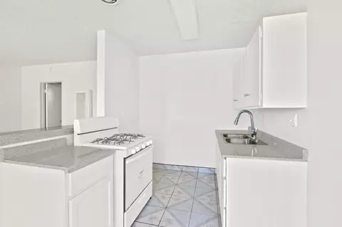 8342 Westminster Blvd, Westminster, CA 92683
