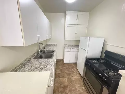 410 S Glendale Ave, Glendale, CA 91205 photo 11