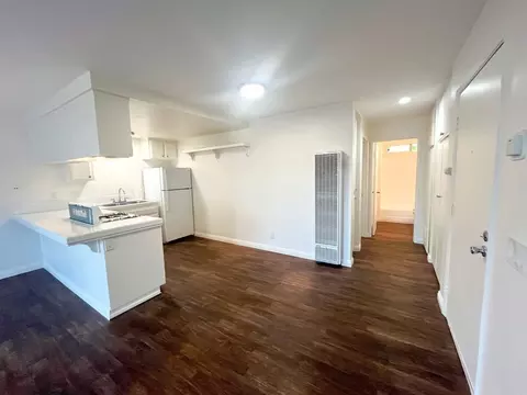 264 Avalon Dr, Vista, CA 92084