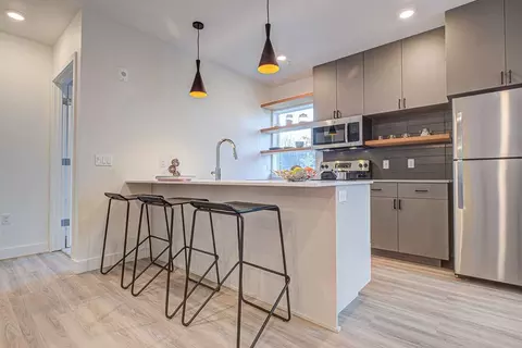 9757 SE Holgate Blvd, Portland, OR 97266