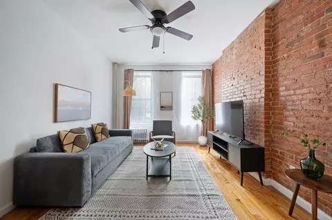 9 Th Ave, New York, NY 10014