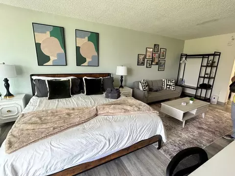 1057 Broward Rd, Jacksonville, FL 32218