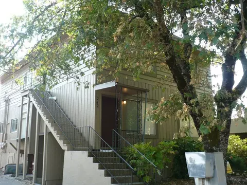 242 E 14th Ave, Eugene, OR 97401 photo 2