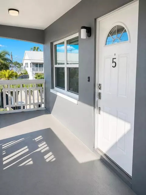 11955 3rd St E, Treasure Island, FL 33706