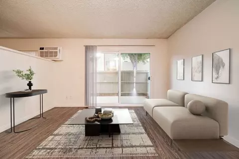 800 E Bobier Dr, Vista, CA 92084