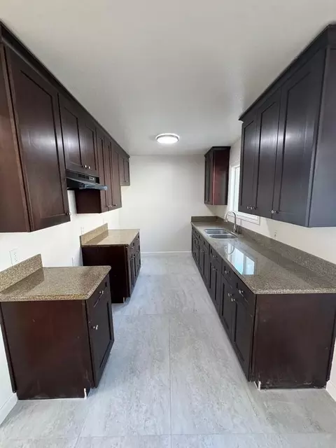 341 S Mariposa Ave, Los Angeles, CA 90020