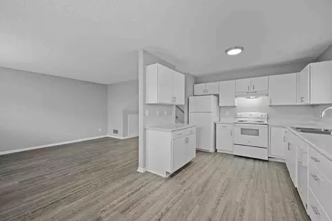 924 9th Ave SE, Minneapolis, MN 55414