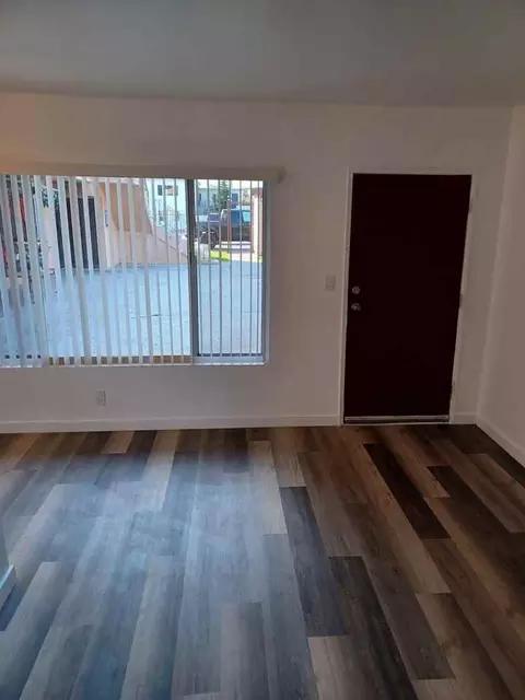 1410 Minnie St, Santa Ana, CA 92707