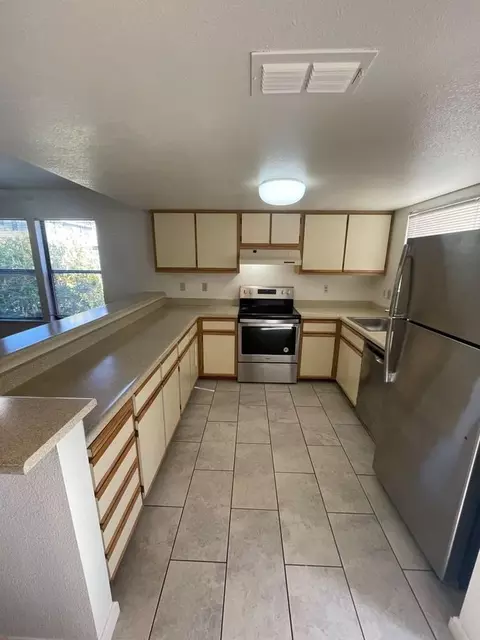 2207 N St, Sacramento, CA 95816