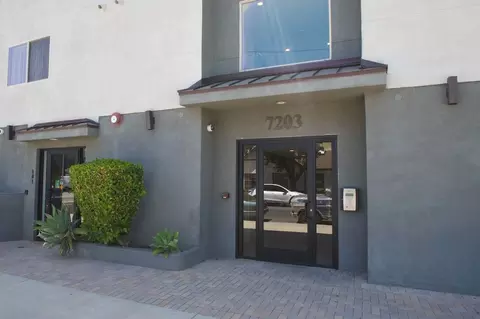 7203 Rubio Ave, Los Angeles, CA 91406