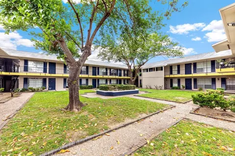 7900 Bellaire Blvd, Houston, TX 77036 photo 6