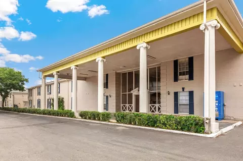 7900 Bellaire Blvd, Houston, TX 77036 photo 4