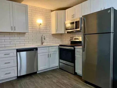 4955 Fender Rd, Lisle, IL 60532
