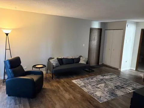 845 Dodd Rd, Saint Paul, MN 55118