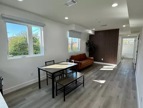 1269 W 36th St, Los Angeles, CA 90007