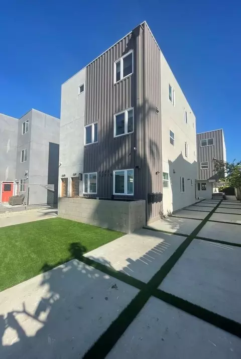 1269 W 36th St, Los Angeles, CA 90007