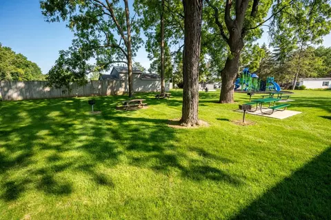 9395 River Dr, Linden, MI 48451 photo 10