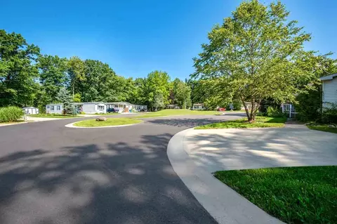 9395 River Dr, Linden, MI 48451 photo 3