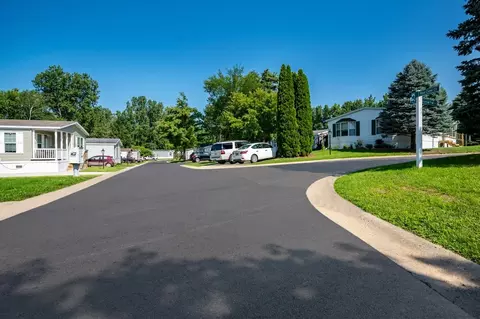 9395 River Dr, Linden, MI 48451 photo 51