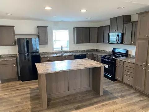 9395 River Dr, Linden, MI 48451 photo 12