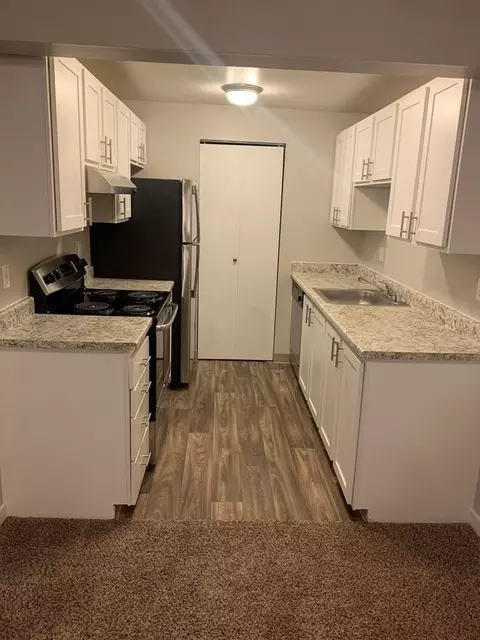 9626 S 252nd St, Kent, WA 98030