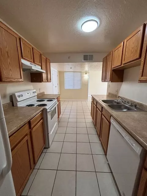217 225 Pennsylvania St NE, Albuquerque, NM 87108