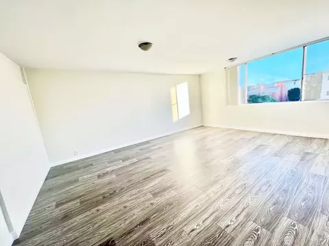 468 S Roxbury Dr, Beverly Hills, CA 90212