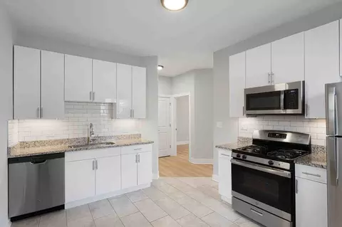 7600 N Sheridan Rd, Chicago, IL 60626
