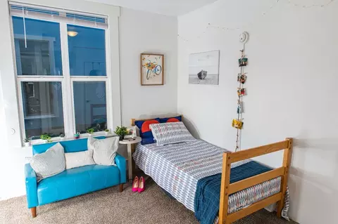2405 12 Pacific Ave, Tacoma, WA 98402