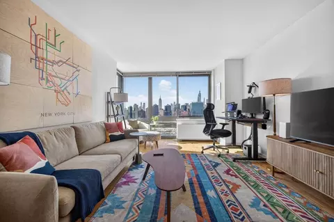 475 48th Ave, Long Island City, NY 11109