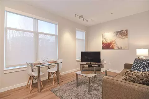 E Pier Dr, Boston, MA 02128