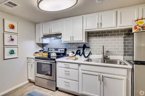 4441 W Bethany Home Rd, Glendale, AZ 85301 photo 2