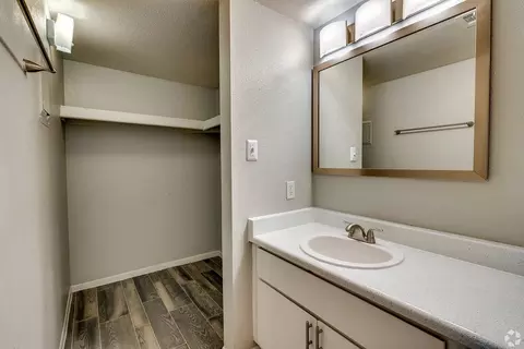 4441 W Bethany Home Rd, Glendale, AZ 85301 photo 10