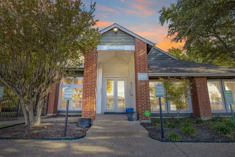 7550 S Westmoreland Rd, Dallas, TX 75237 photo 4