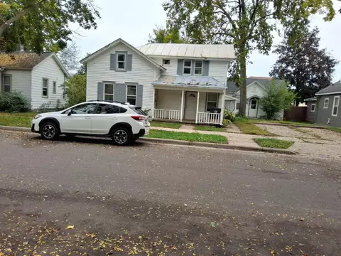 937 Johnson St, La Crosse, WI 54601
