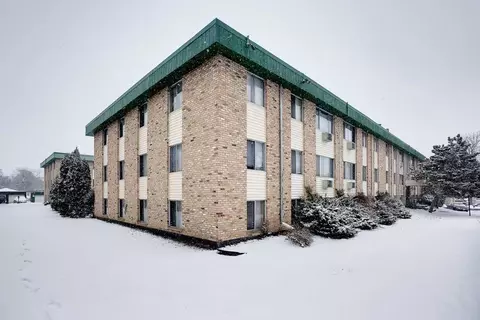 1533 Woodbridge St, Saint Paul, MN 55117