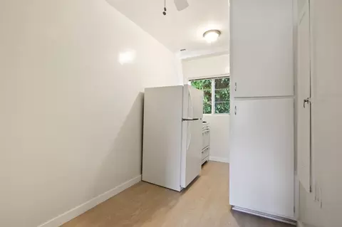 10908 Santa Monica Blvd, Los Angeles, CA 90025