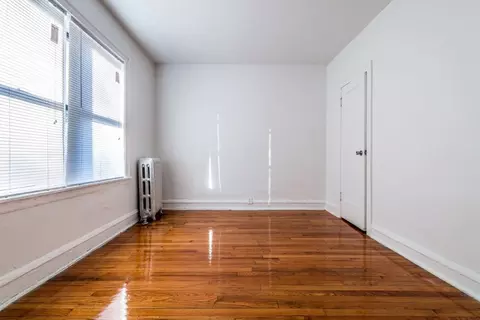 1748 E 71st Pl, Chicago, IL 60649 photo 4