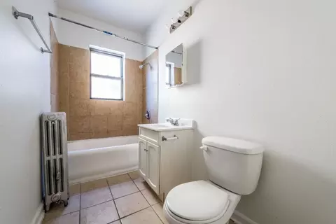 1748 E 71st Pl, Chicago, IL 60649 photo 2