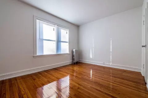 1748 E 71st Pl, Chicago, IL 60649 photo 3
