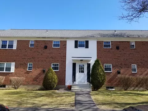 37 Fairway Dr, Wethersfield, CT 06109