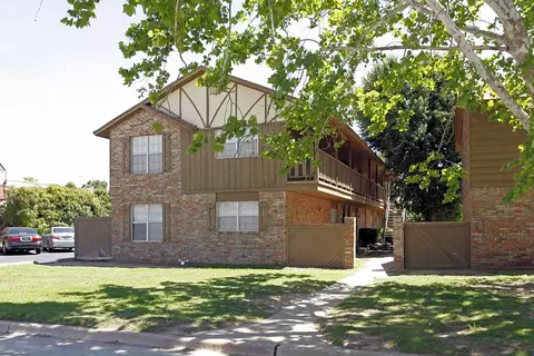 1207 Crown Point Ave, Norman, OK 73072