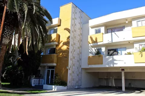 8555 Saturn St, Los Angeles, CA 90035