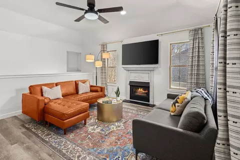 Iris Way, Bentonville, AR 72712
