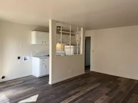 303 SE 126th Ave, Portland, OR 97233